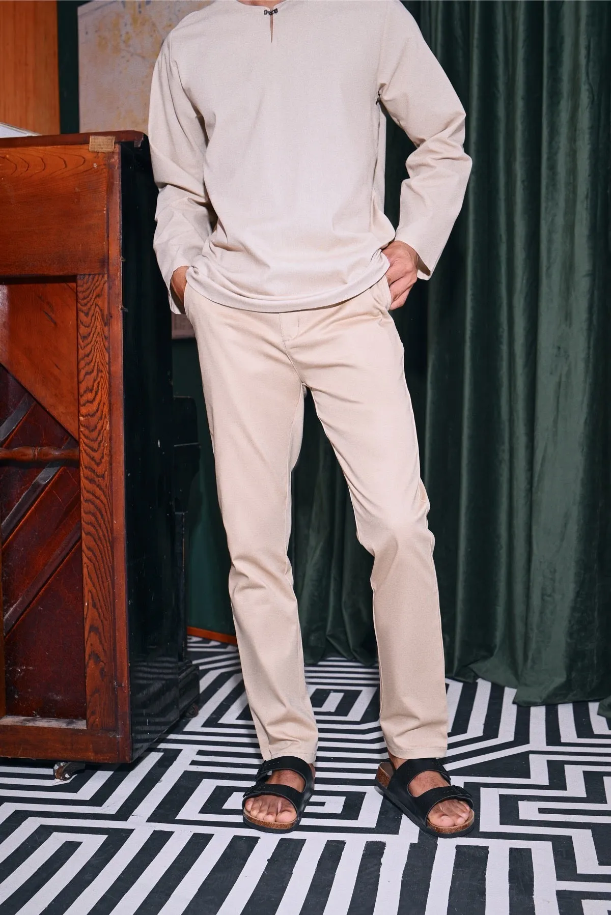 The Perfect Men Slim Fit Pants - Khaki